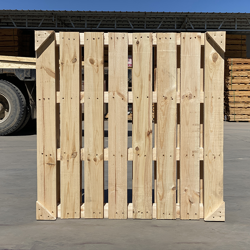 Wooden Industrial Grade Hardwood Shipping Durable Reusable Stackable Easy To Handle Commercial Floor Pallet